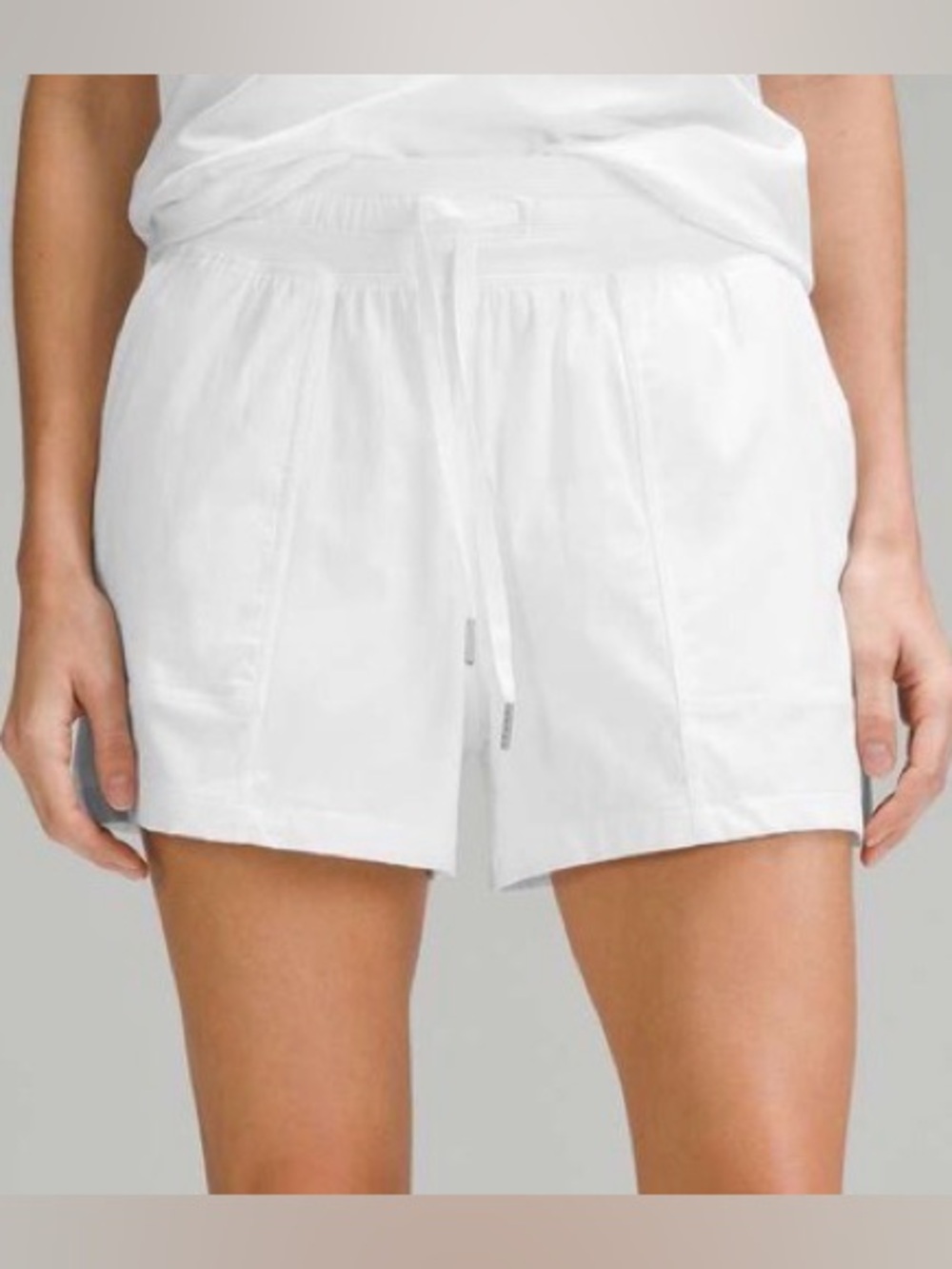 Lululemon Dance Studio HR Short 3.5 White Size 2 Athletic